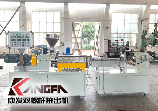 同向旋轉(zhuǎn)雙螺桿擠出機(jī)開發(fā)研制的重要目標(biāo)，最主要的即是如何提升生產(chǎn)效率？通常情況可以通過提升螺桿轉(zhuǎn)速、增強(qiáng)塑化及混合能力等途徑來實(shí)現(xiàn)。