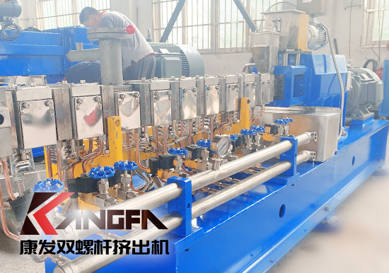 雙螺桿擠出機(jī)再生塑料行業(yè)工廠發(fā)展變革之路：配合環(huán)保政策，走向規(guī)范有序，綠色可持續(xù)發(fā)展的軌道