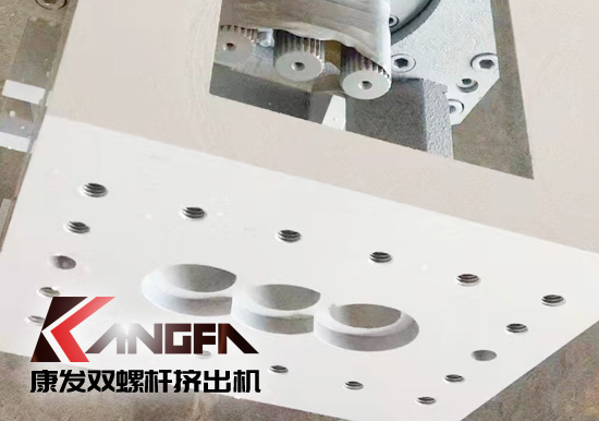 康發(fā)65、75高扭三螺桿擠出機產(chǎn)量高、能耗低、塑化、密練功能、分散效果好