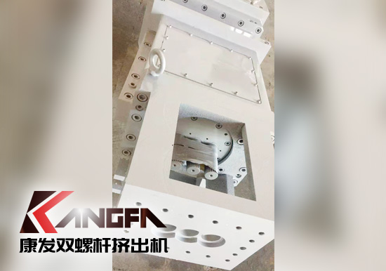 康發(fā)65、75高扭三螺桿擠出機產(chǎn)量高、能耗低、塑化、密練功能、分散效果好
