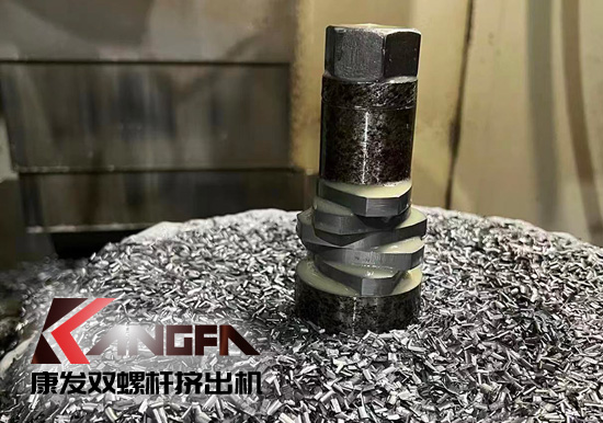 康發(fā)四大關(guān)鍵技術(shù)于一體綜合優(yōu)勢！現(xiàn)代化制造平臺、關(guān)鍵零部件制造技術(shù)自我把控！提供雙螺桿擠出機及成套裝置交鑰匙工程！