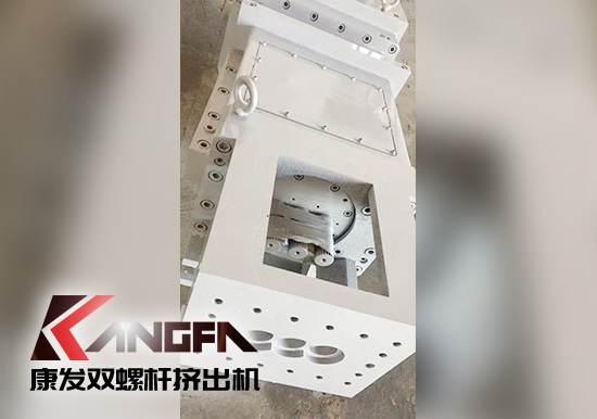 展會播報：第四屆中國·滄州塑料產(chǎn)業(yè)博覽會開展，展示內(nèi)容包括各類雙螺桿擠出機設(shè)備、輔助設(shè)備及其它塑料產(chǎn)業(yè)相關(guān)