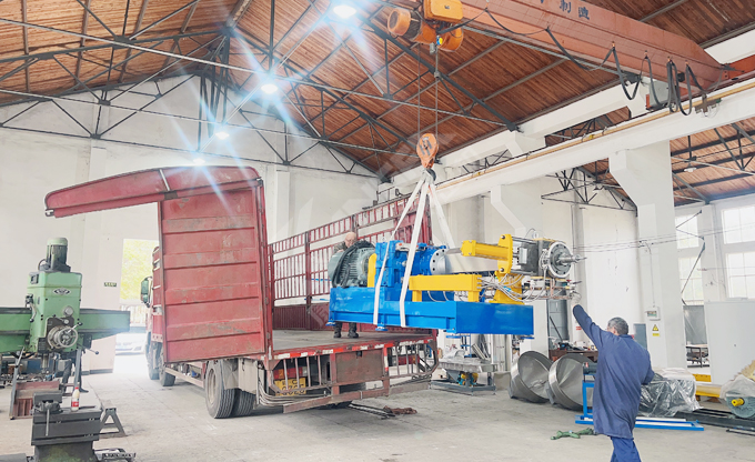 JSH-75/180雙階式擠出機組系列發(fā)貨