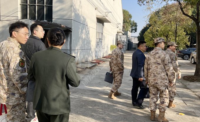 精準調(diào)查 深挖潛力 六合區(qū)人武部走訪康發(fā)雙螺桿擠出機等葛塘街道重點企業(yè)