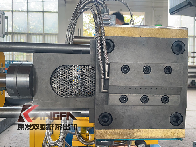 購買雙螺桿塑料擠出機(jī)，選擇南京康發(fā)！提升產(chǎn)品核心競爭力！您將省心、省事、省錢，不后悔！